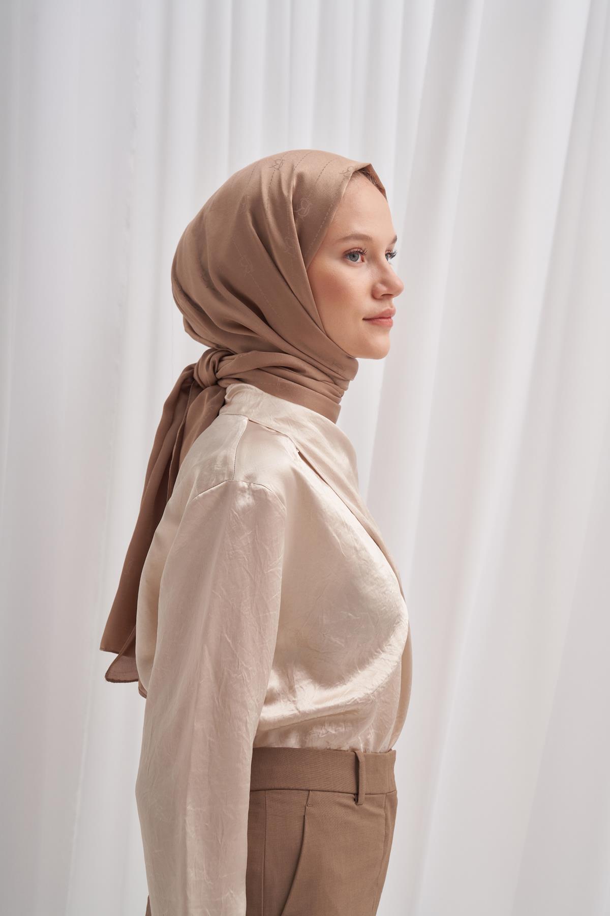 Monogram Jakar İtalyan İpekli Şal Vizon