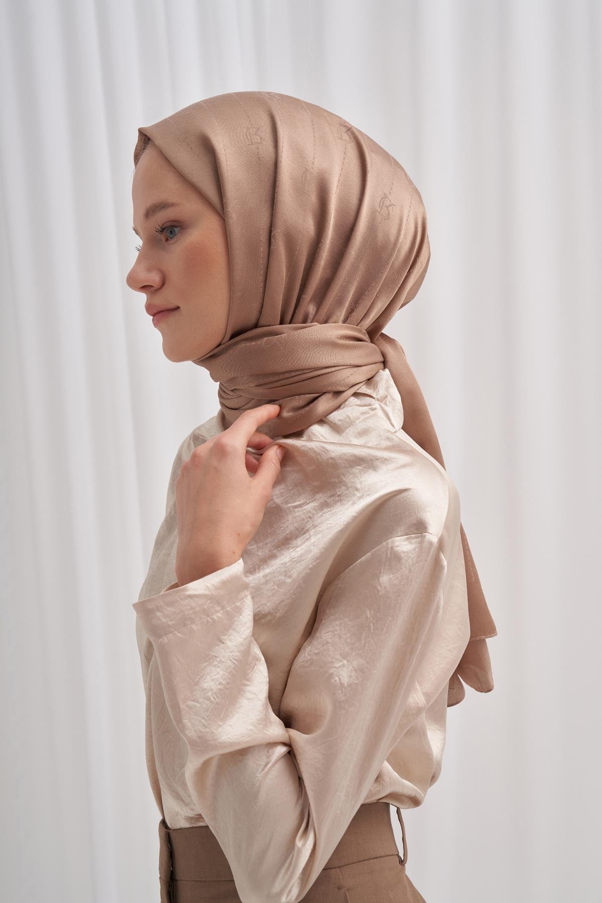 Monogram Jakar İtalyan İpekli Şal Vizon