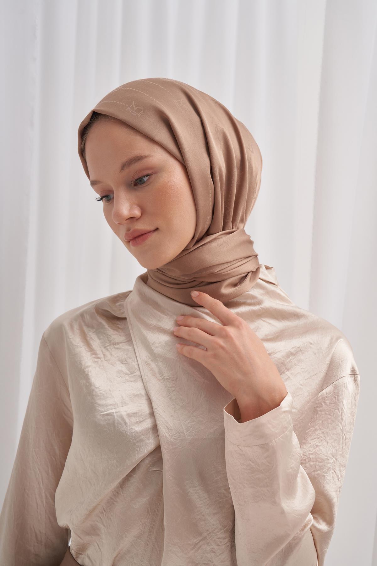 Monogram Jakar İtalyan İpekli Şal Vizon