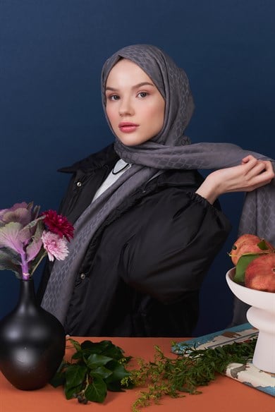Kışlık Pirizma Desen Jakar İpekli Şal Gri