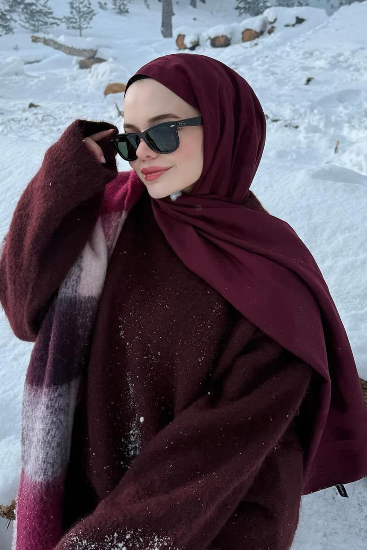 Sevda Kabanın Tercihi C Desen Monogram Pamuk İpek Şal Koyu Bordo