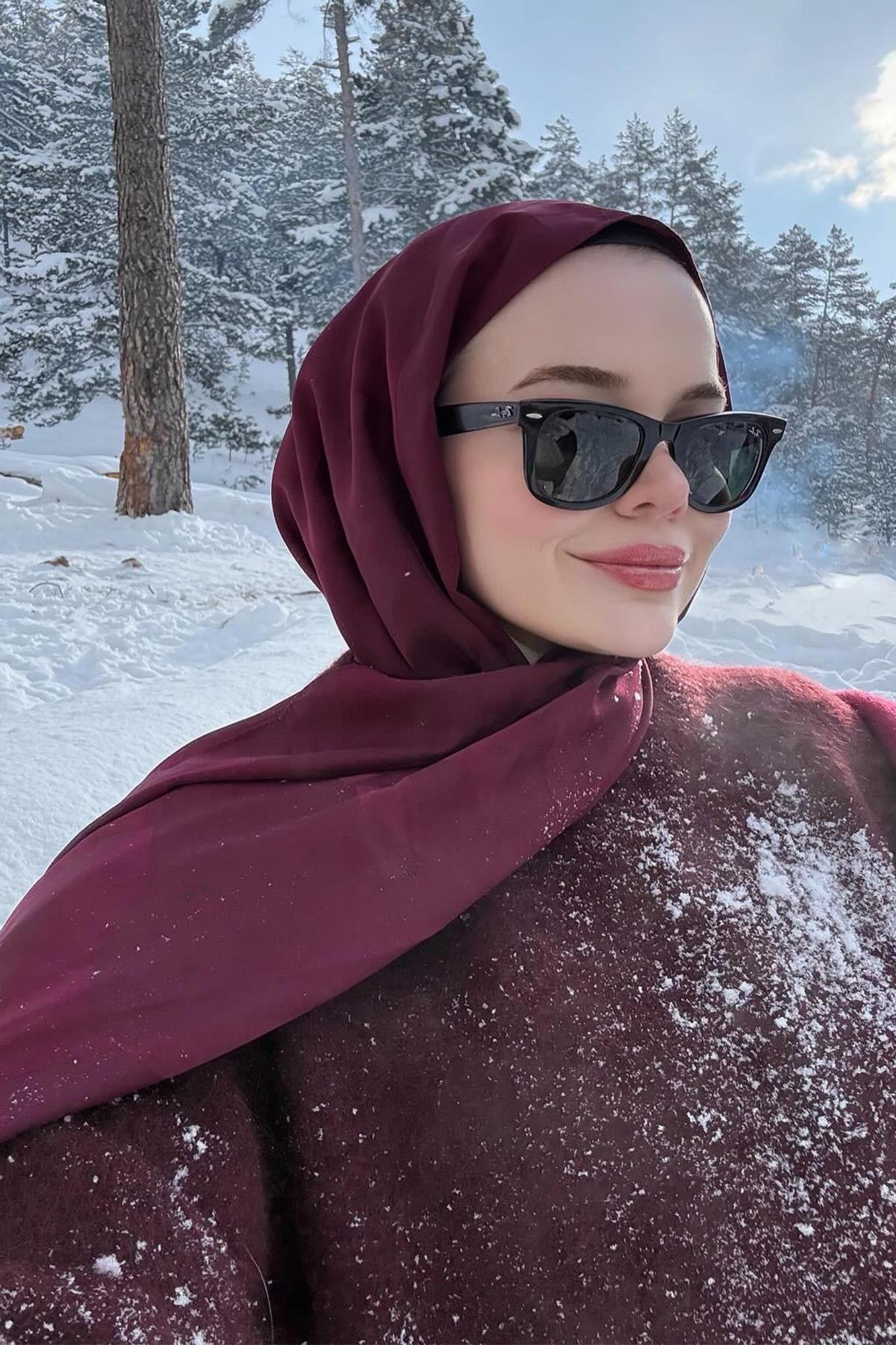 Sevda Kabanın Tercihi C Desen Monogram Pamuk İpek Şal Koyu Bordo