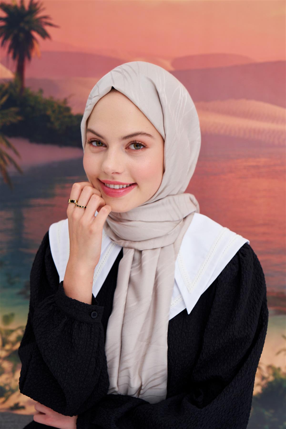 Simetrik Jakar  İtalyan İpekli Şal Camel