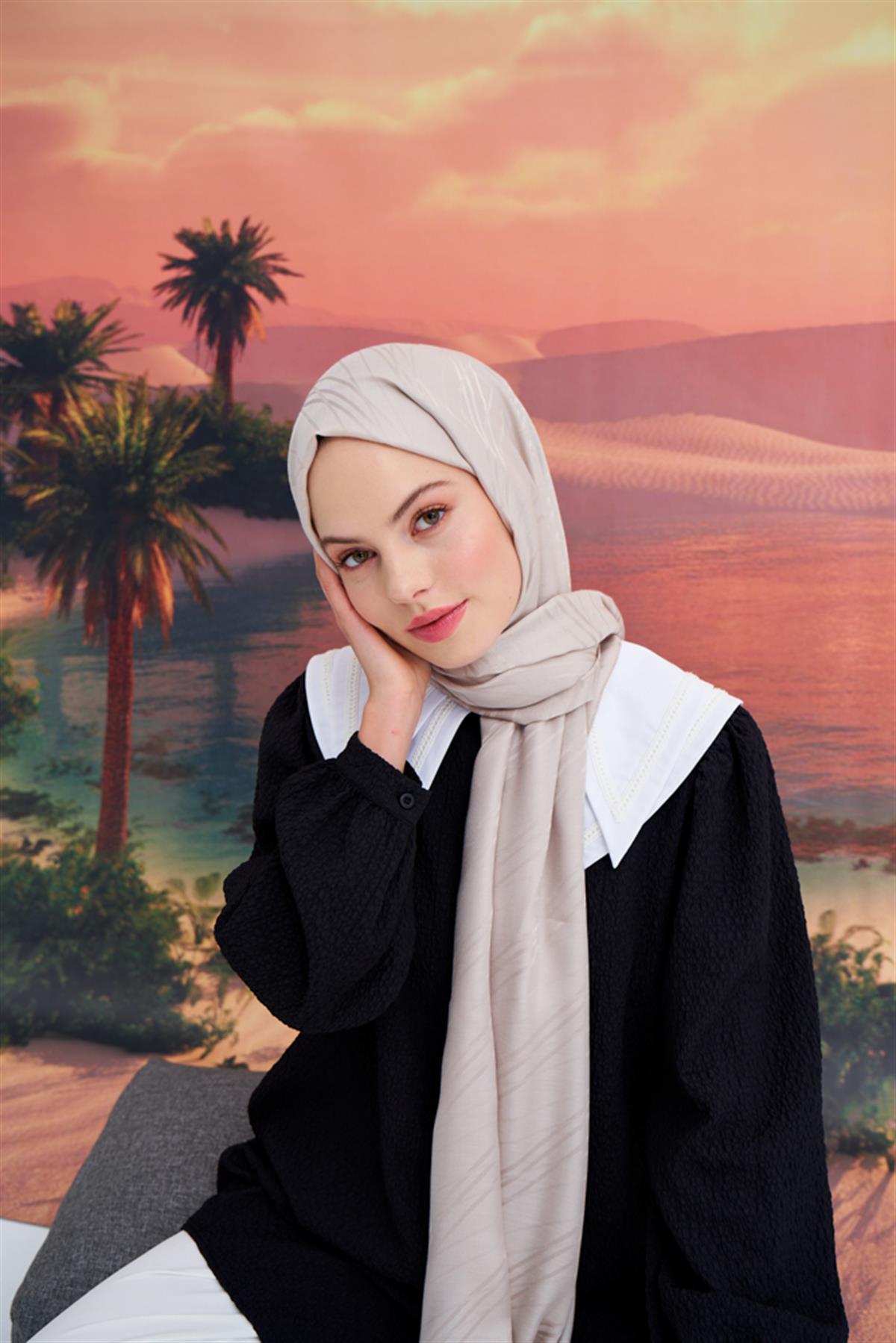 Simetrik Jakar  İtalyan İpekli Şal Camel