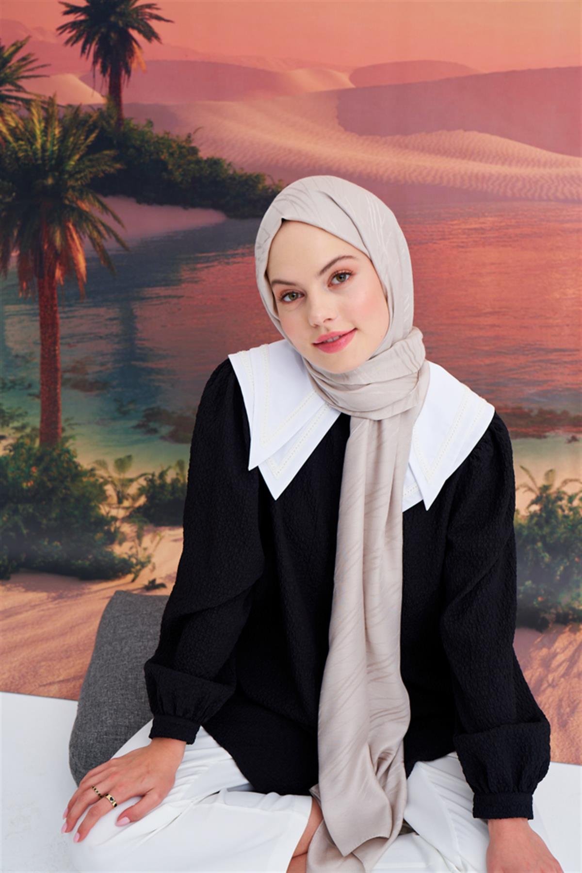 Simetrik Jakar  İtalyan İpekli Şal Camel