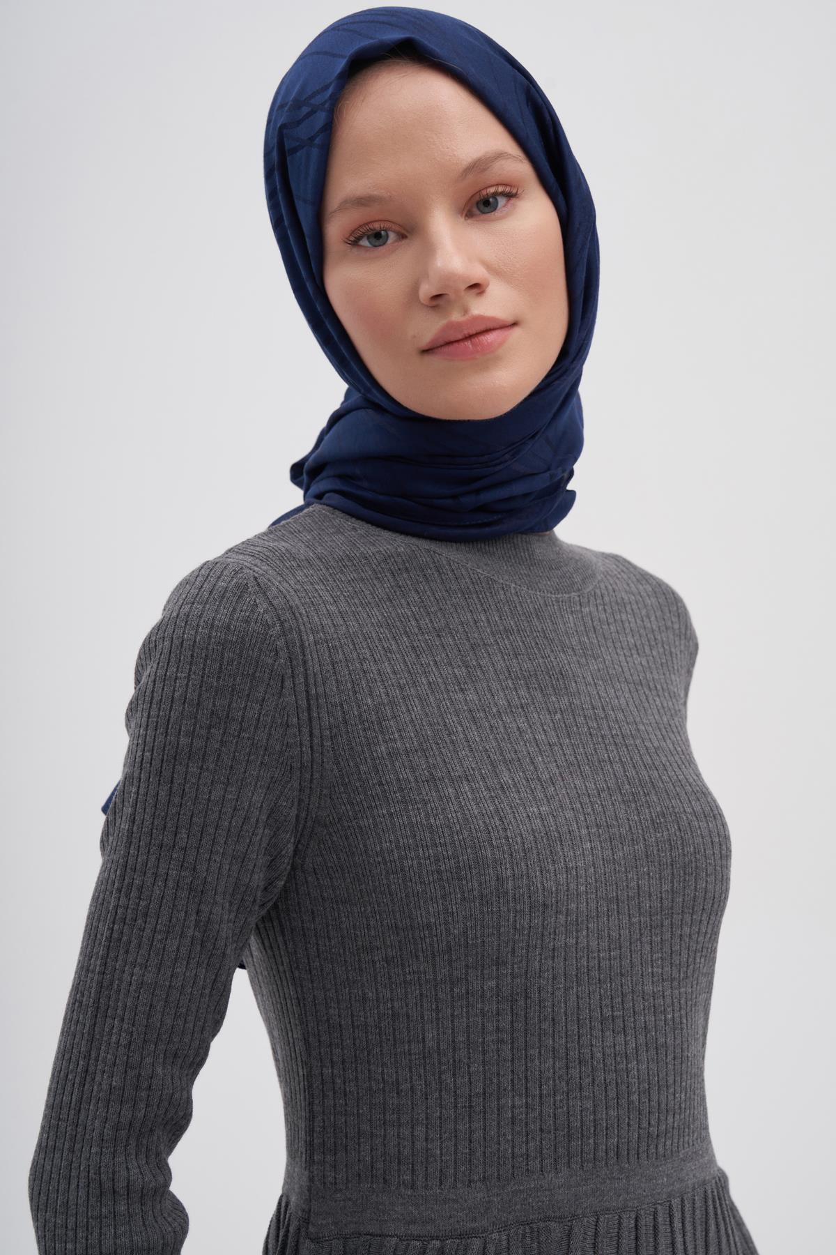 Simetrik Jakar İtalyan İpekli Şal Koyu Lacivert