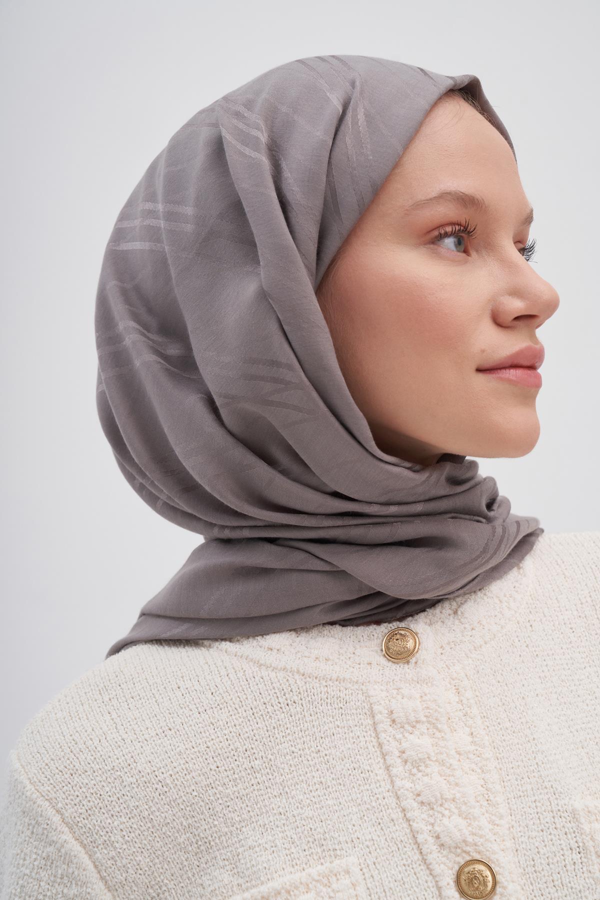 Simetrik Jakar İtalyan İpekli Şal Küllü Gri