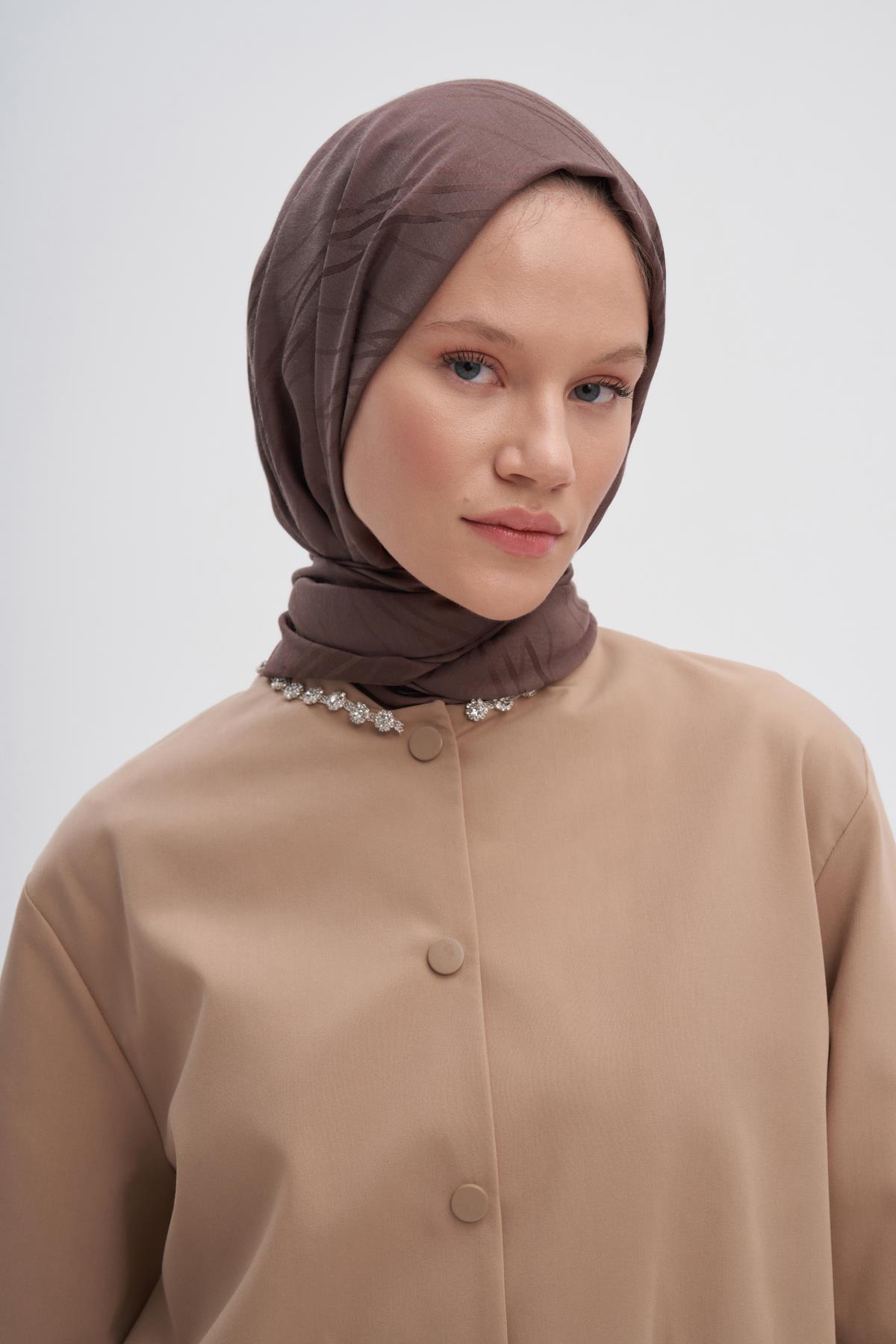 Simetrik Jakar İtalyan İpekli Şal Soft Kahve