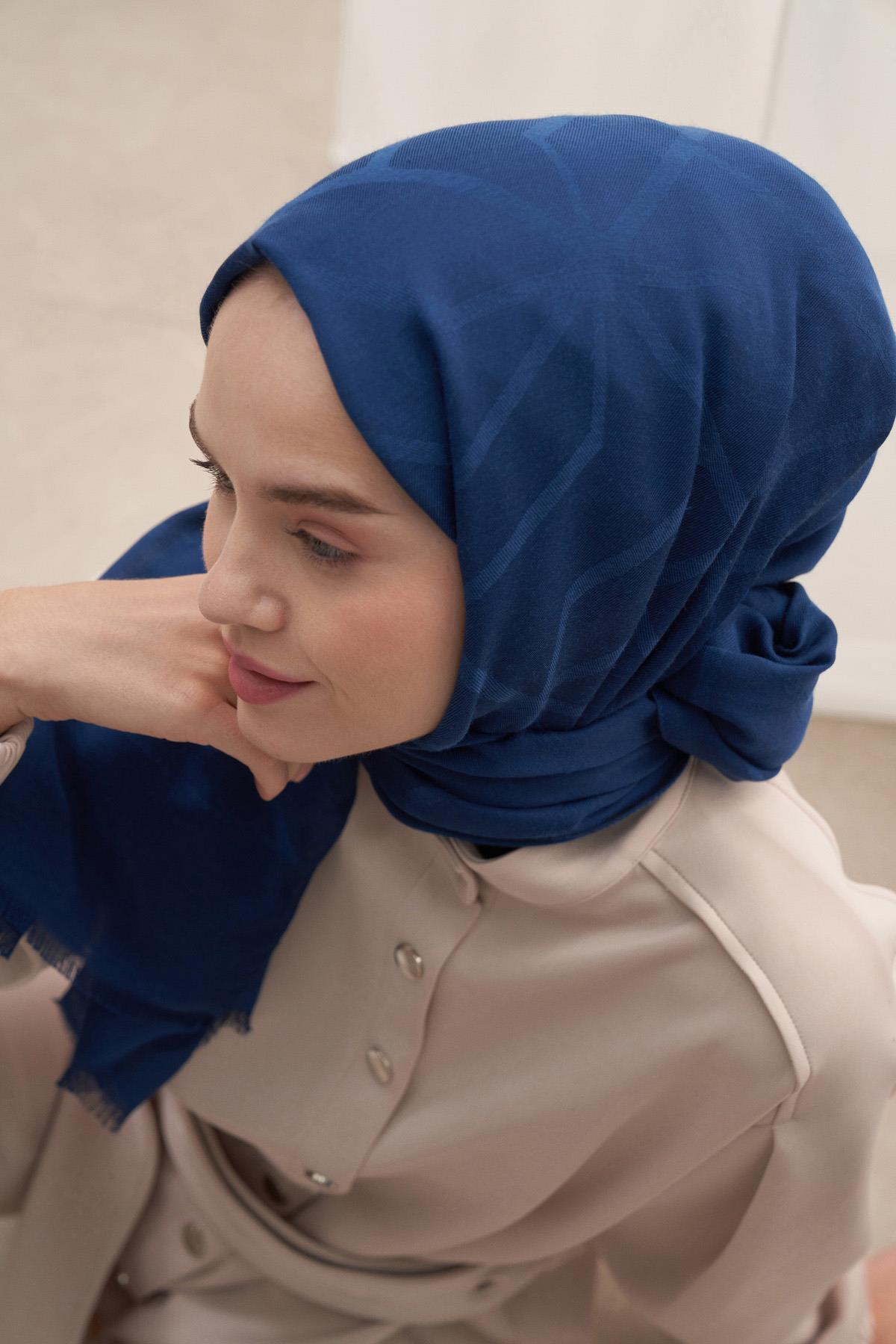 Vence Çift Taraflı Geometrik Desen İpek Şal Petrol Mavisi