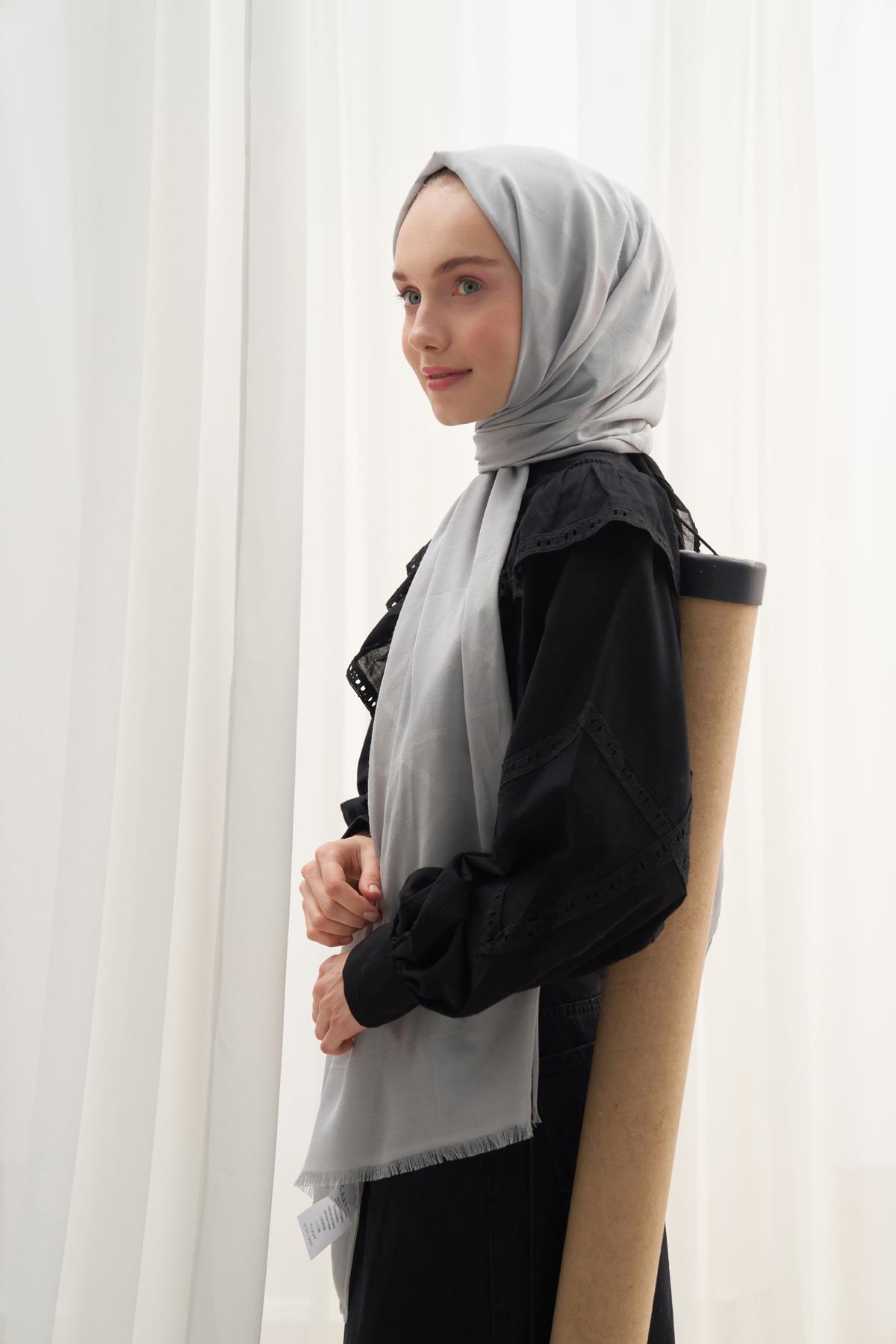 Vence Çift Taraflı Geometrik Desen İpek Şal Açık Gri