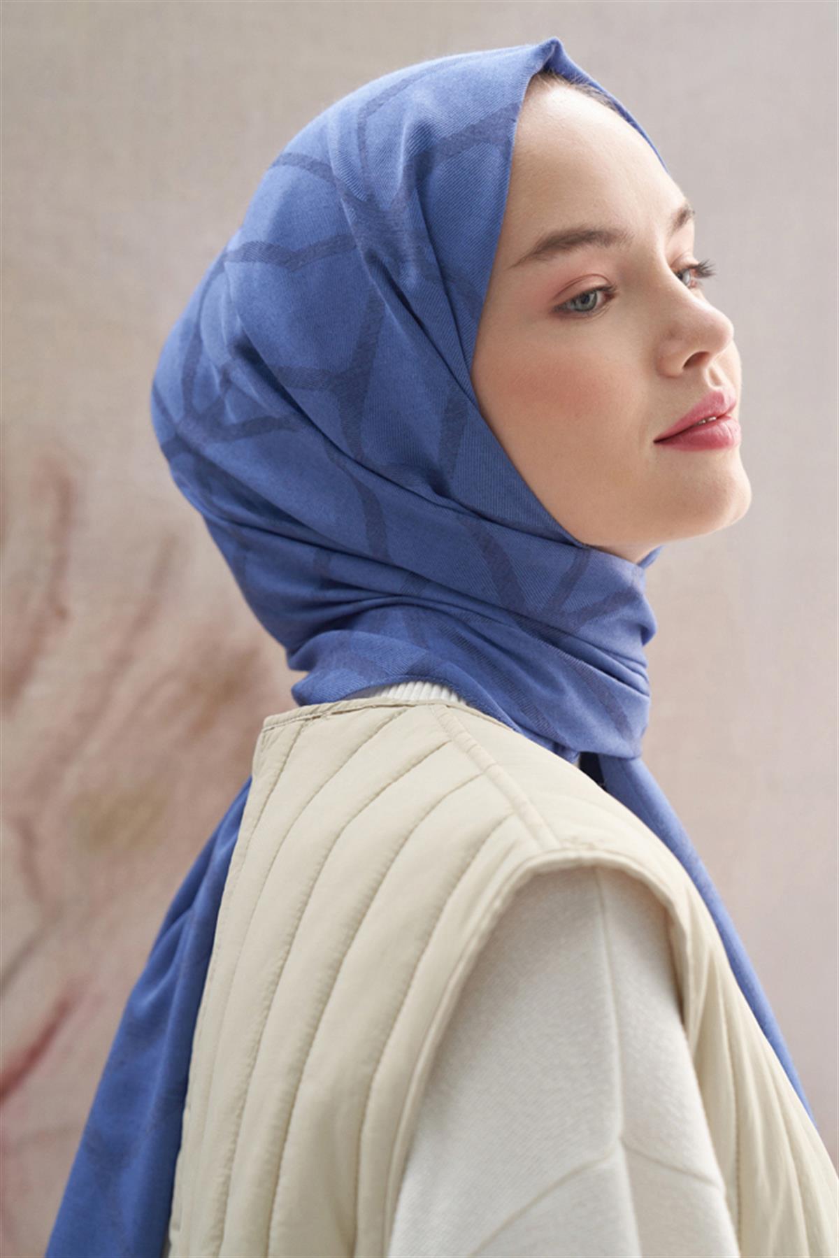 Vence Çift Taraflı Geometrik Desen İpek Şal İndigo