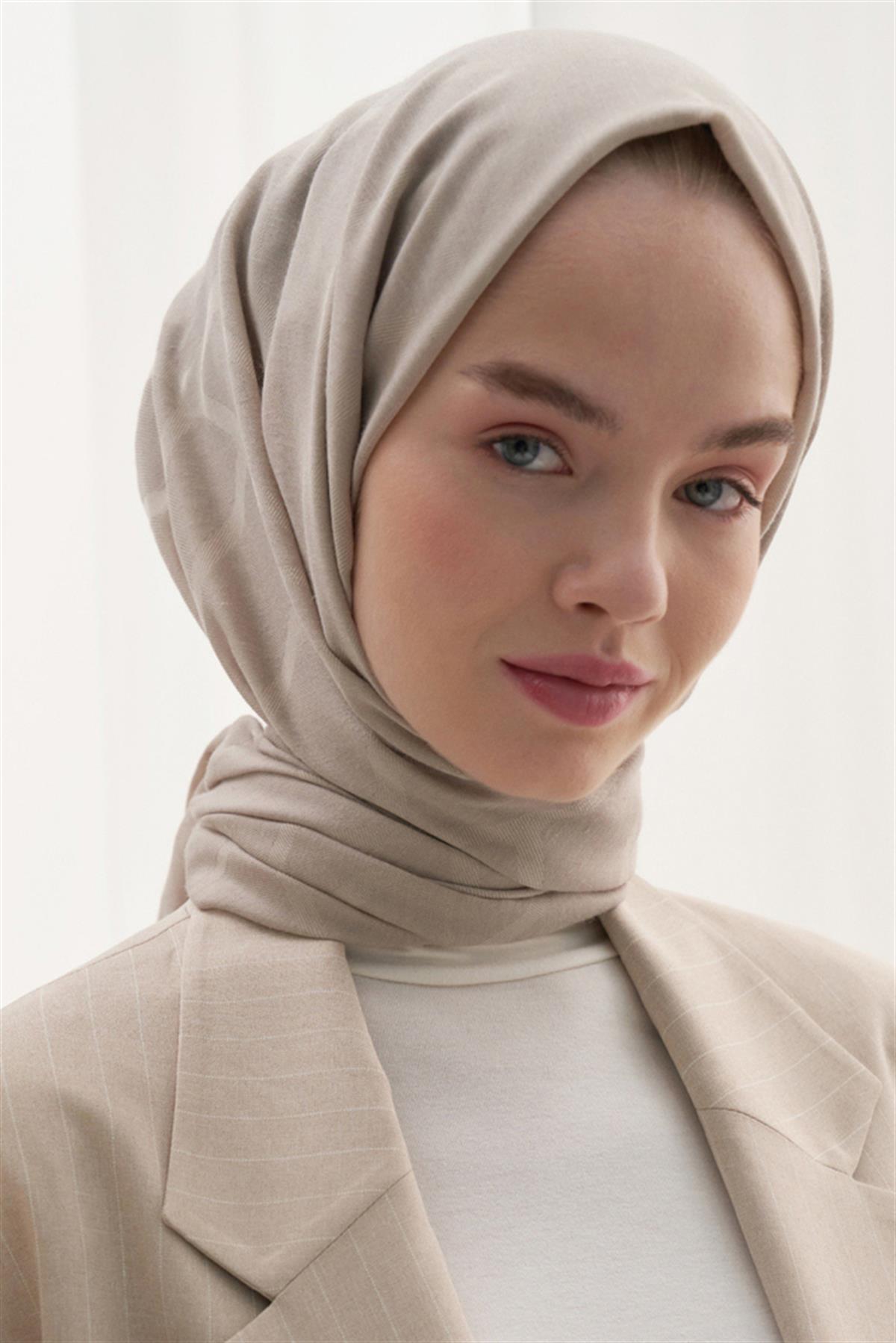 Vence Çift Taraflı Geometrik Desen İpek Şal Bej