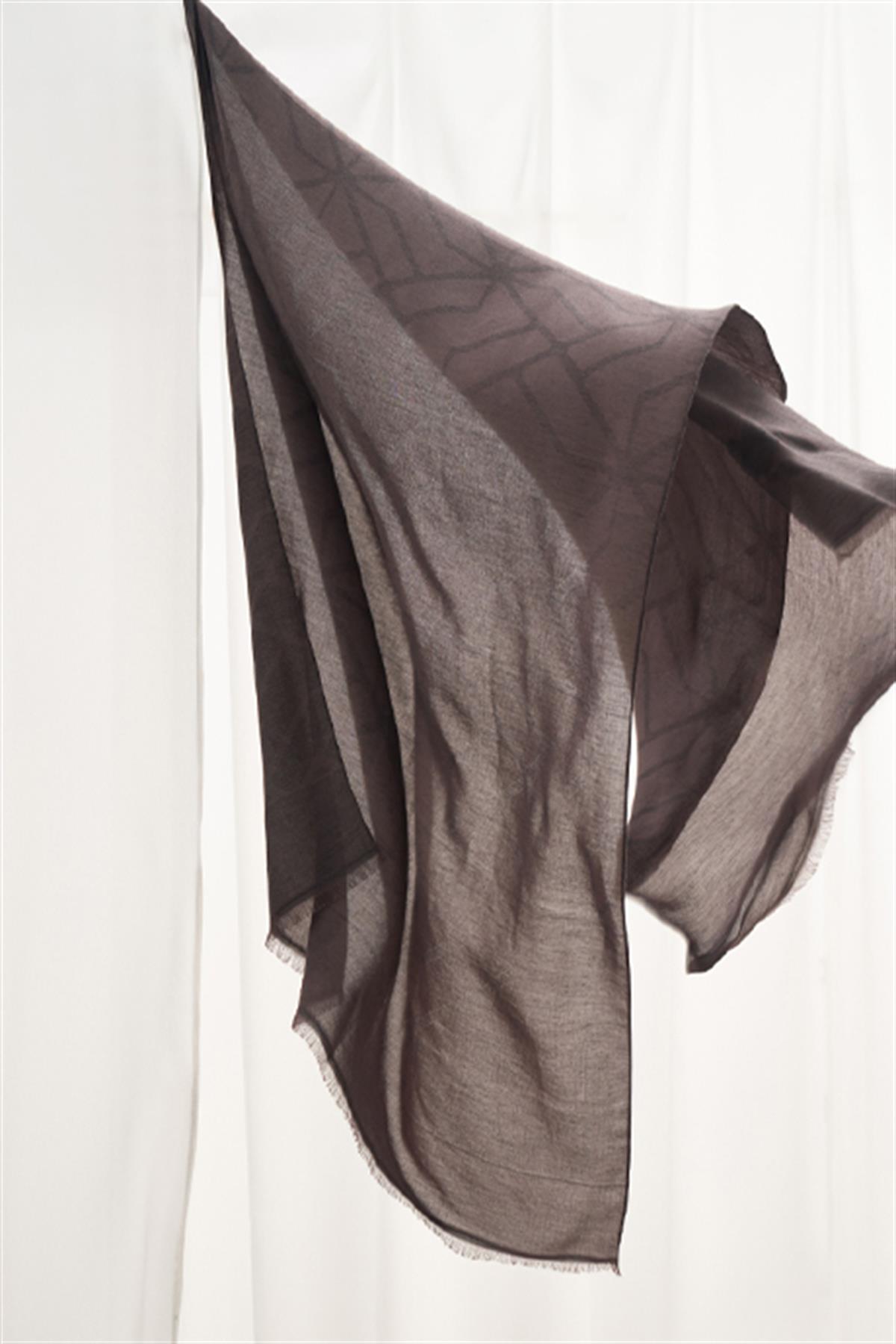 Vence Çift Taraflı Geometrik Desen İpek Şal Acı Kahve