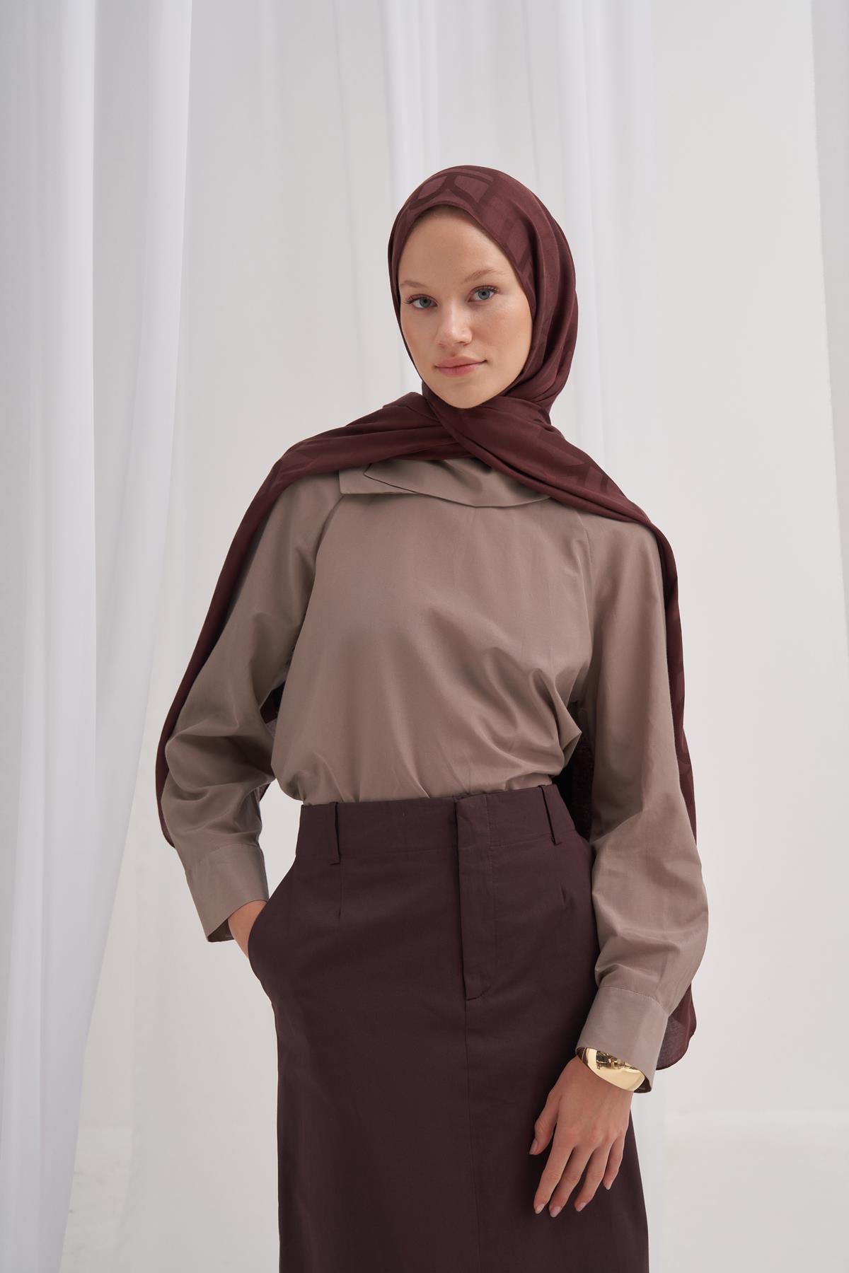 Yazı Desen Jakar İtalyan İpekli Şal Acı Kahve