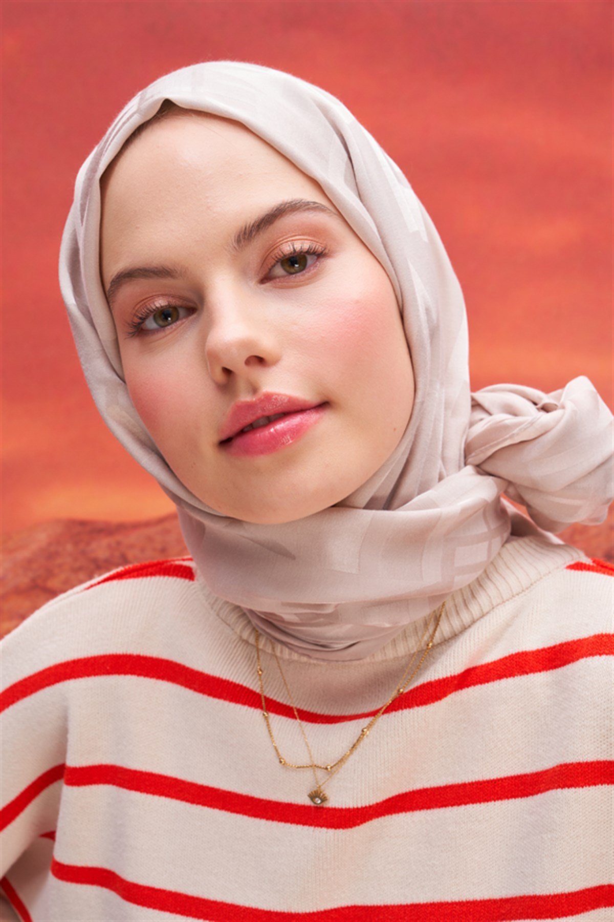 Yazı Desen Jakar İtalyan İpekli Şal Camel