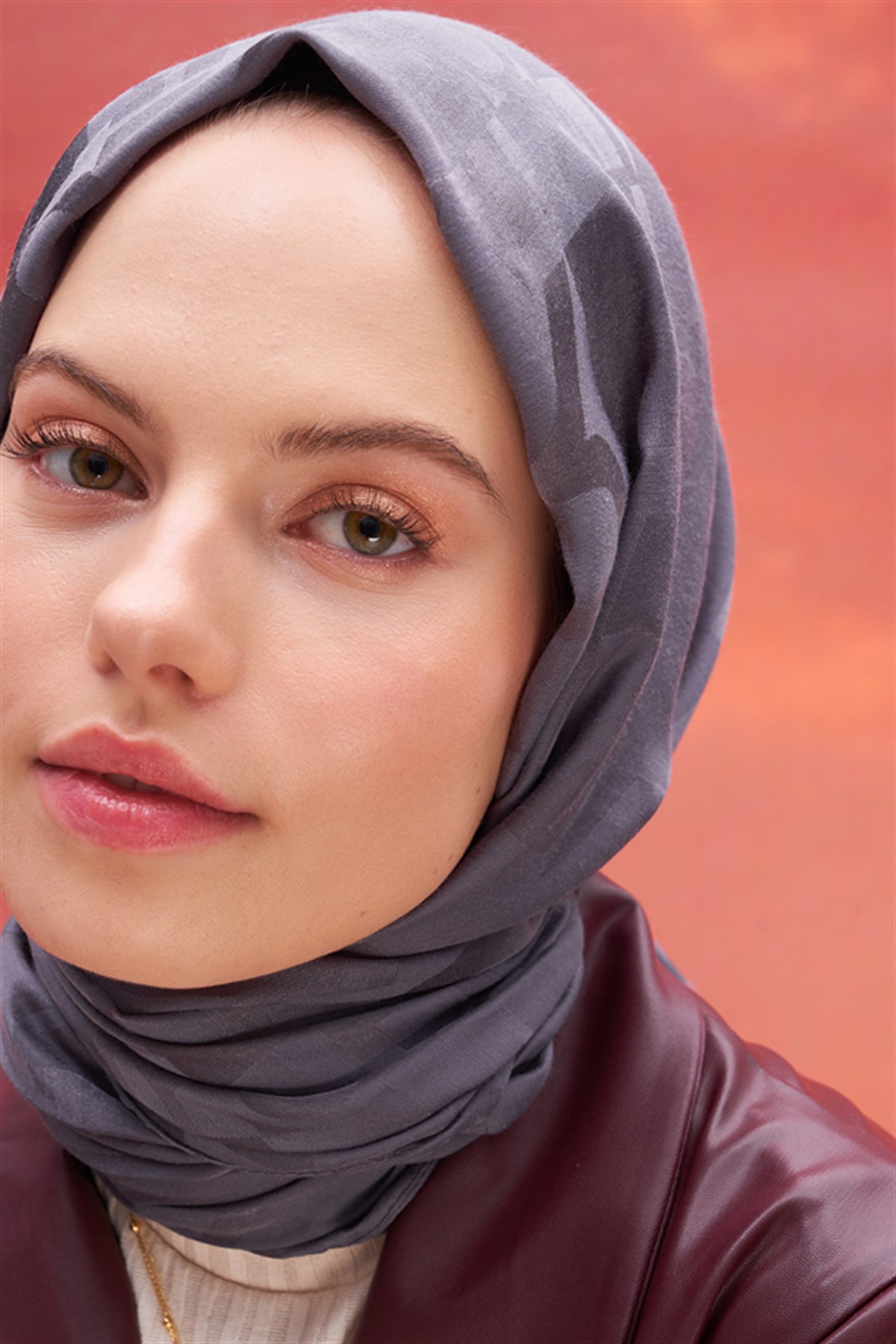 Yazı Desen Jakar İtalyan İpekli Şal Gri