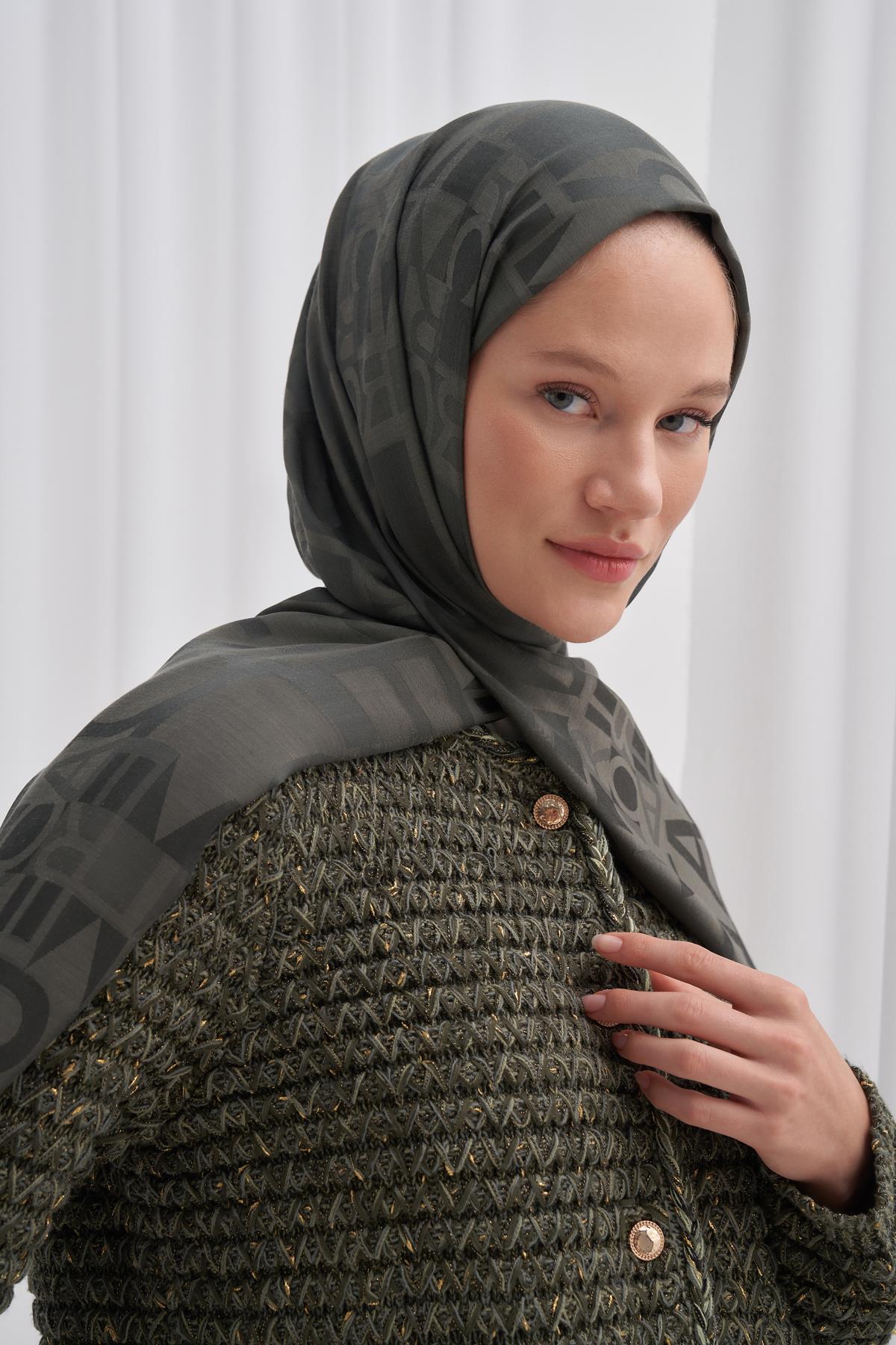 Yazı Desen Jakar İtalyan İpekli Şal Haki