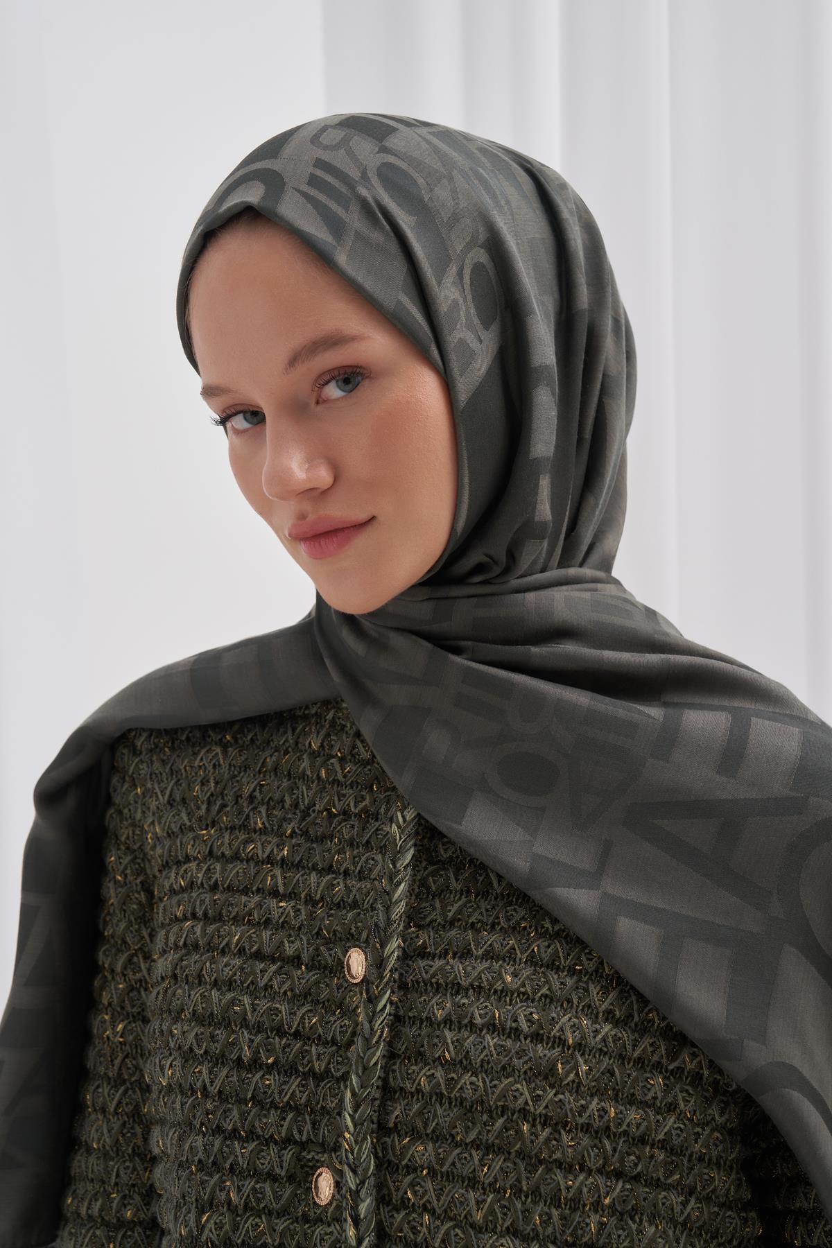 Yazı Desen Jakar İtalyan İpekli Şal Haki