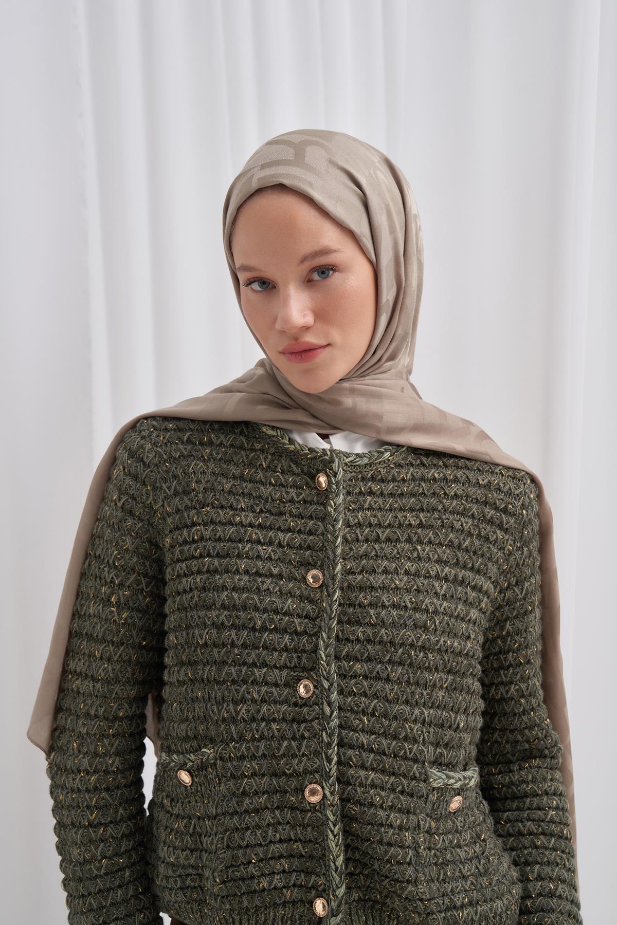 Yazı Desen Jakar İtalyan İpekli Şal Latte