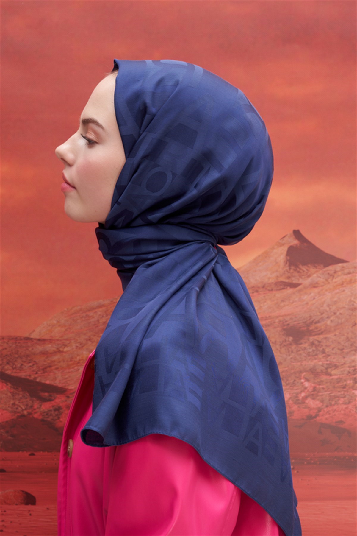 Rananın Yazı Desen Jakar İtalyan İpekli Şal Lacivert