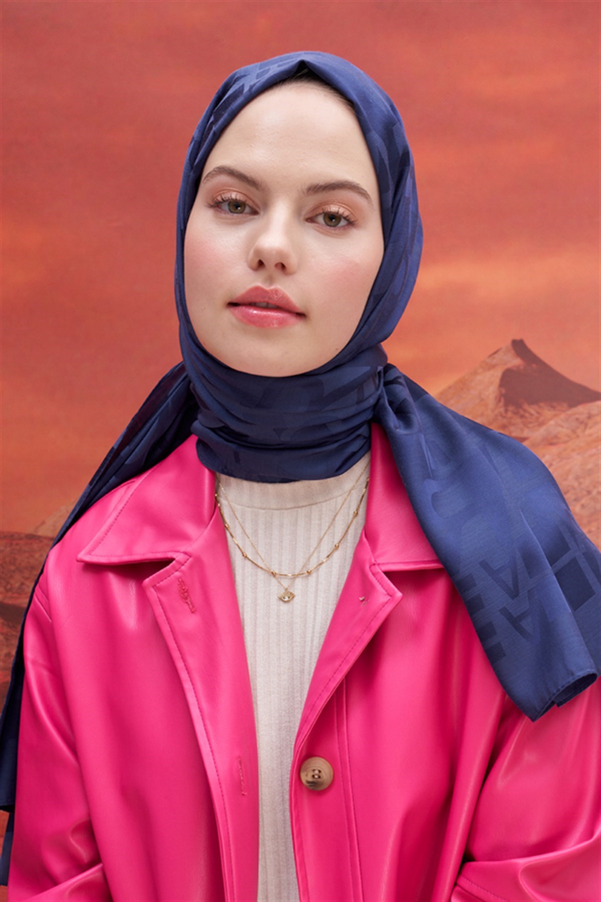 Rananın Yazı Desen Jakar İtalyan İpekli Şal Lacivert