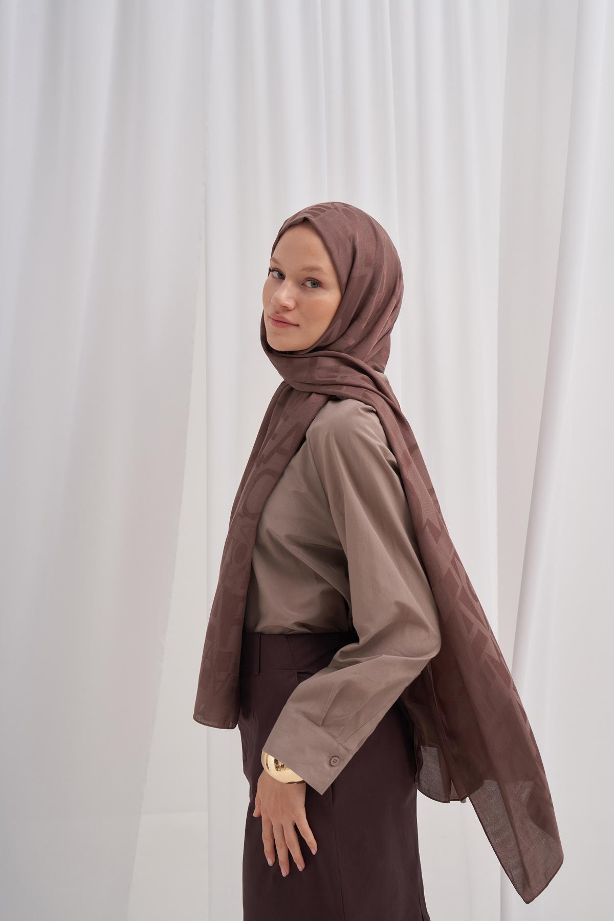 Yazı Desen Jakar İtalyan İpekli Şal Soft Kahve