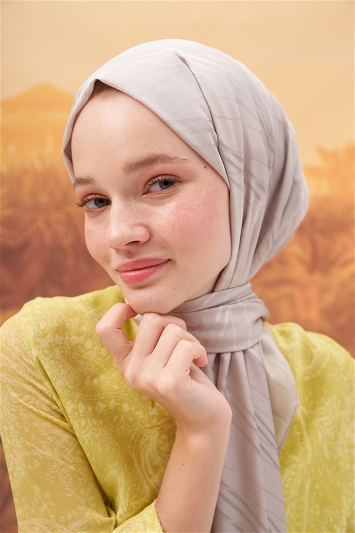 Simetrik Jakar  İtalyan İpekli Şal Gümüş