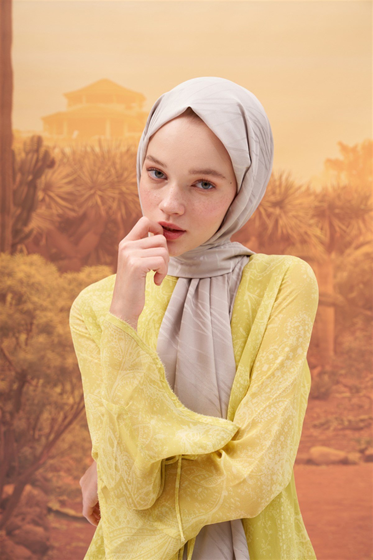 Simetrik Jakar  İtalyan İpekli Şal Gümüş