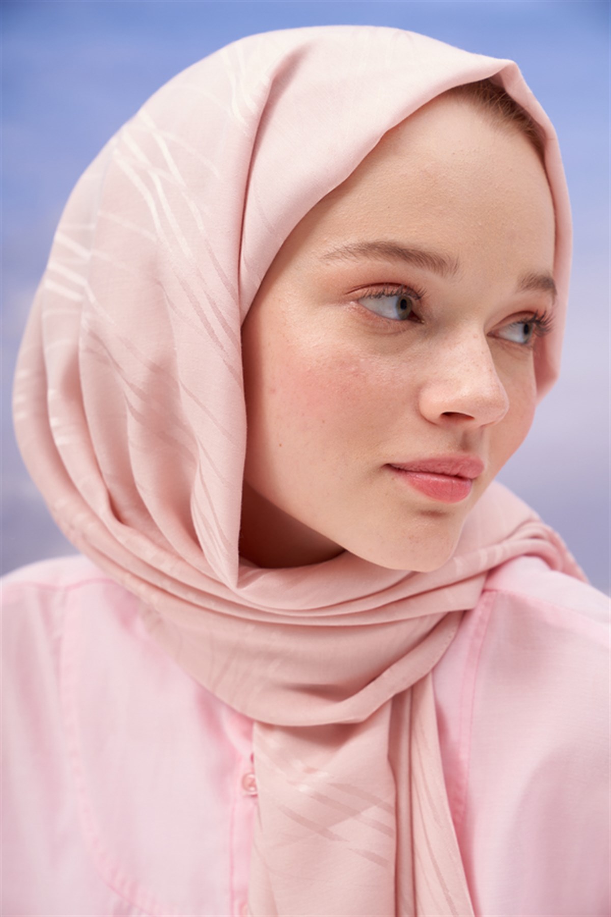 Simetrik Jakar İtalyan İpekli Şal Pudra