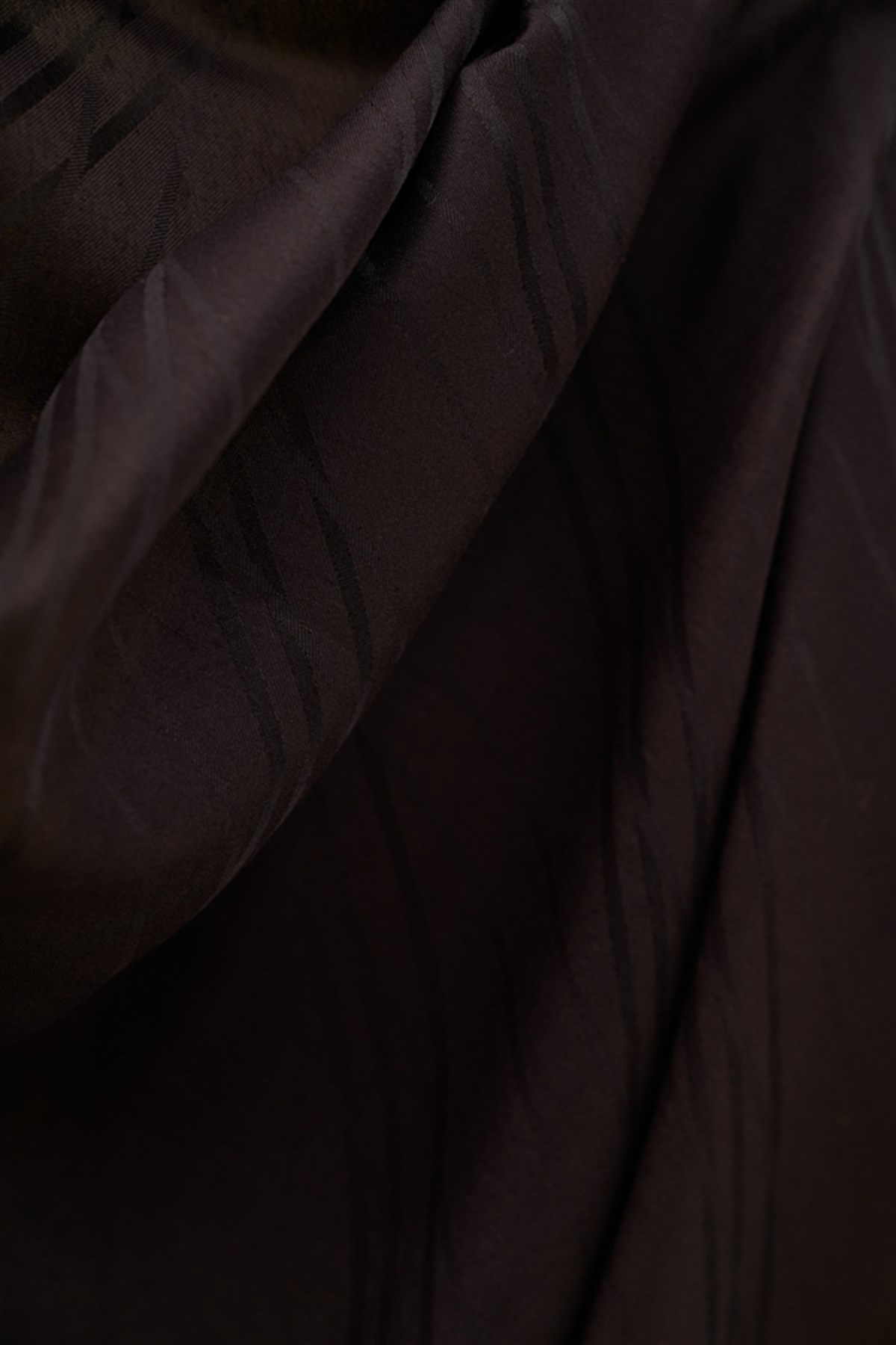 Simetrik Jakar  İtalyan İpekli Şal Siyah