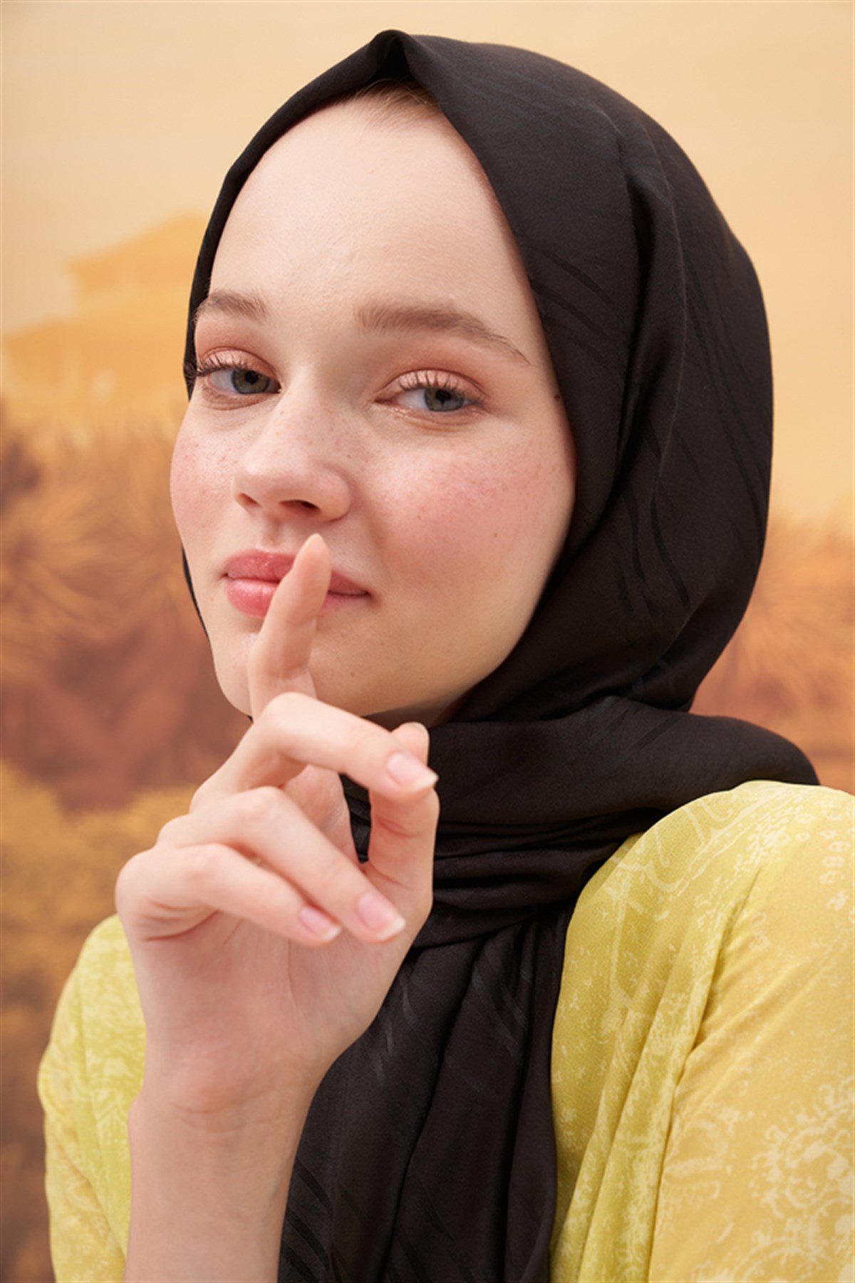 Simetrik Jakar  İtalyan İpekli Şal Siyah