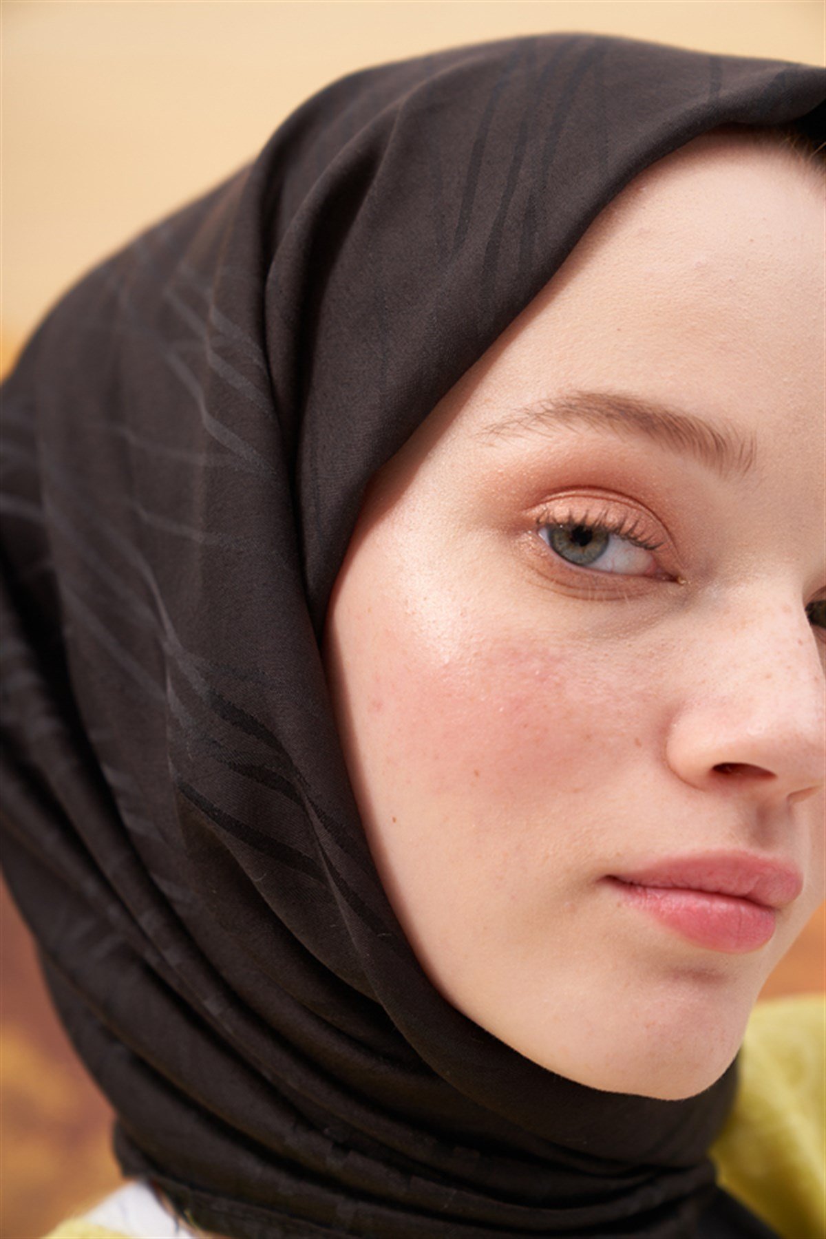 Simetrik Jakar  İtalyan İpekli Şal Siyah