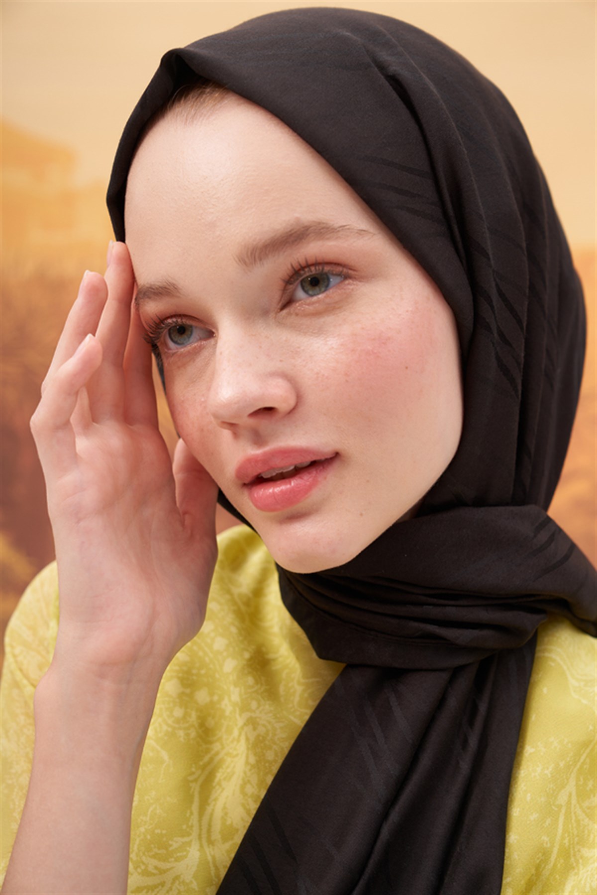 Simetrik Jakar  İtalyan İpekli Şal Siyah