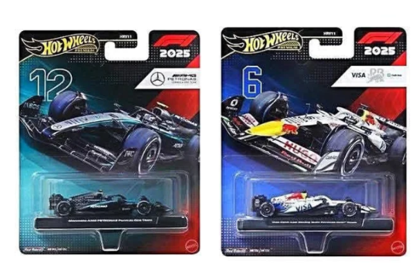 Hot Wheels Premium Formula 1 İkili Araba Seti MERCEDES-RACİNG BULL