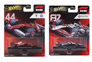 Hot Wheels Premium Formula 1 İkili Araba Seti FERRARİ- HAAS