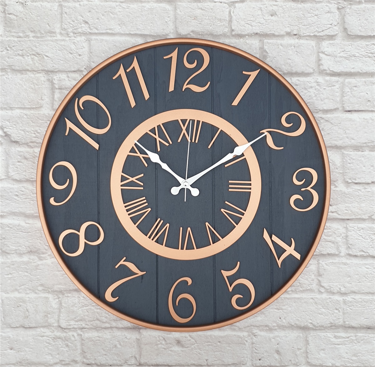 Markakanvas Antrasit Renk Üstüne Bakır Rakam Renkli Yuvarlak Duvar Saati  Çap 50 cm