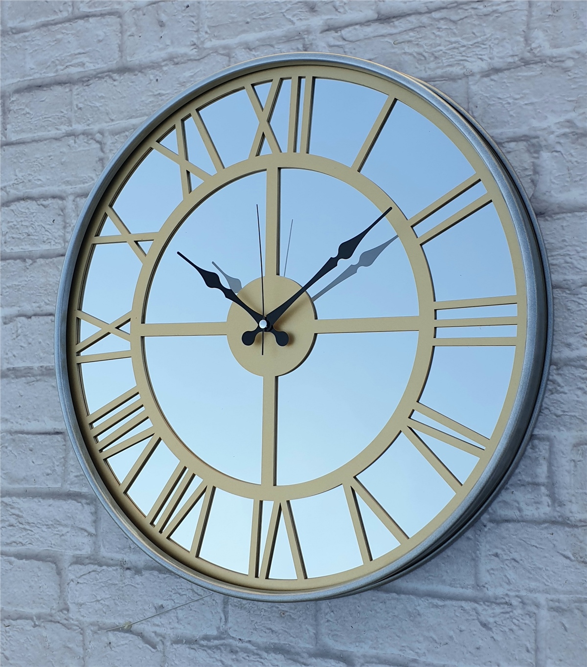 Markakanvas Metalik Gri Renkli Metal Kasalı Aynalı Duvar Saati Çap 40 cm - Çap 50 cm