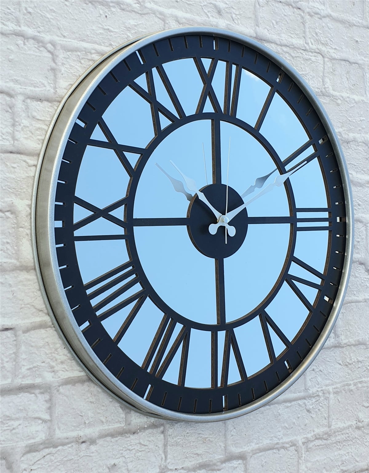 Markakanvas Metalik Gri Renkli Metal Kasalı Aynalı Duvar Saati Çap 40 cm - Çap 50 cm