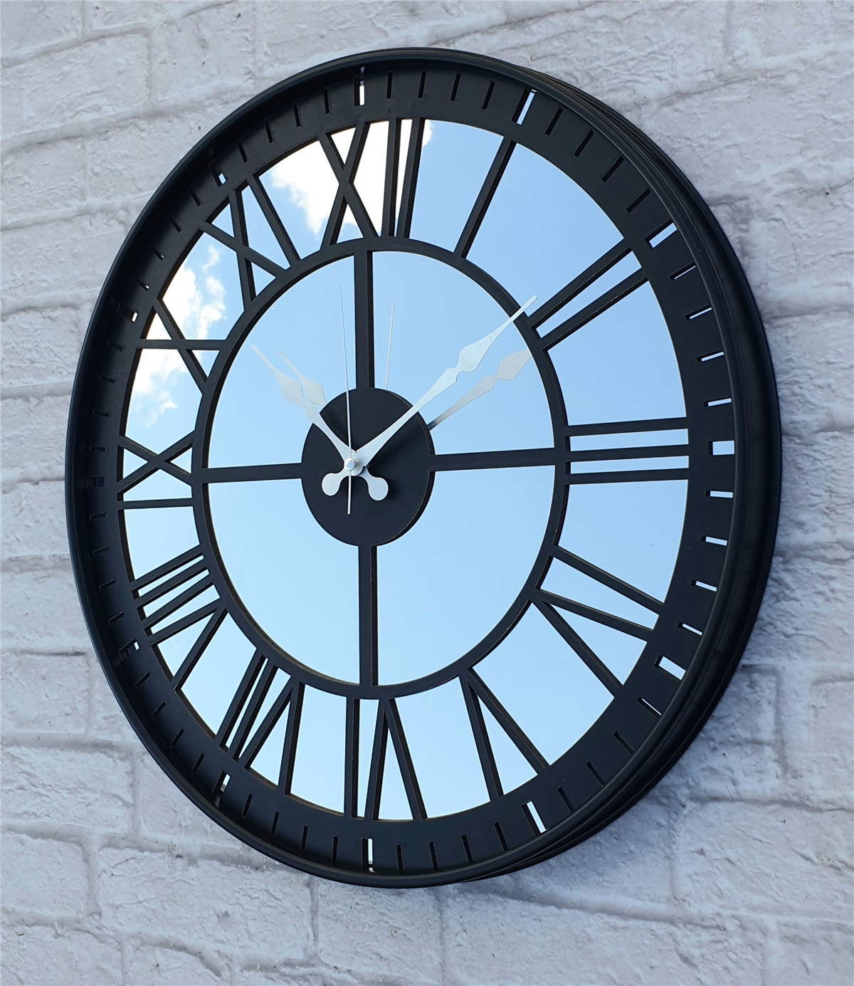Markakanvas Siyah Renkli Metal Kasalı Aynalı  Duvar Saati Çap 40 cm - Çap 50 cm