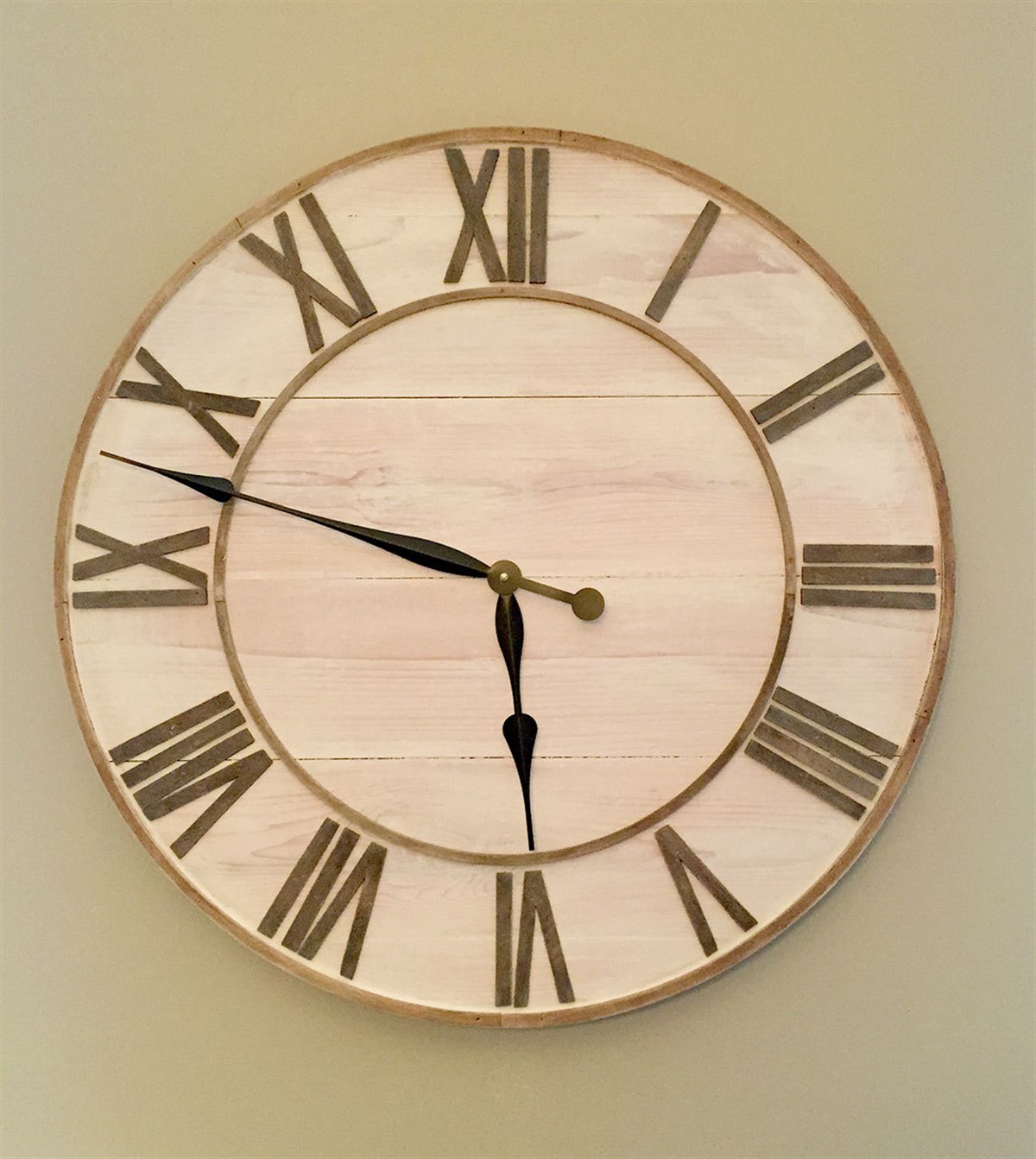 Markakanvas Yuvarlak Duvar Saati