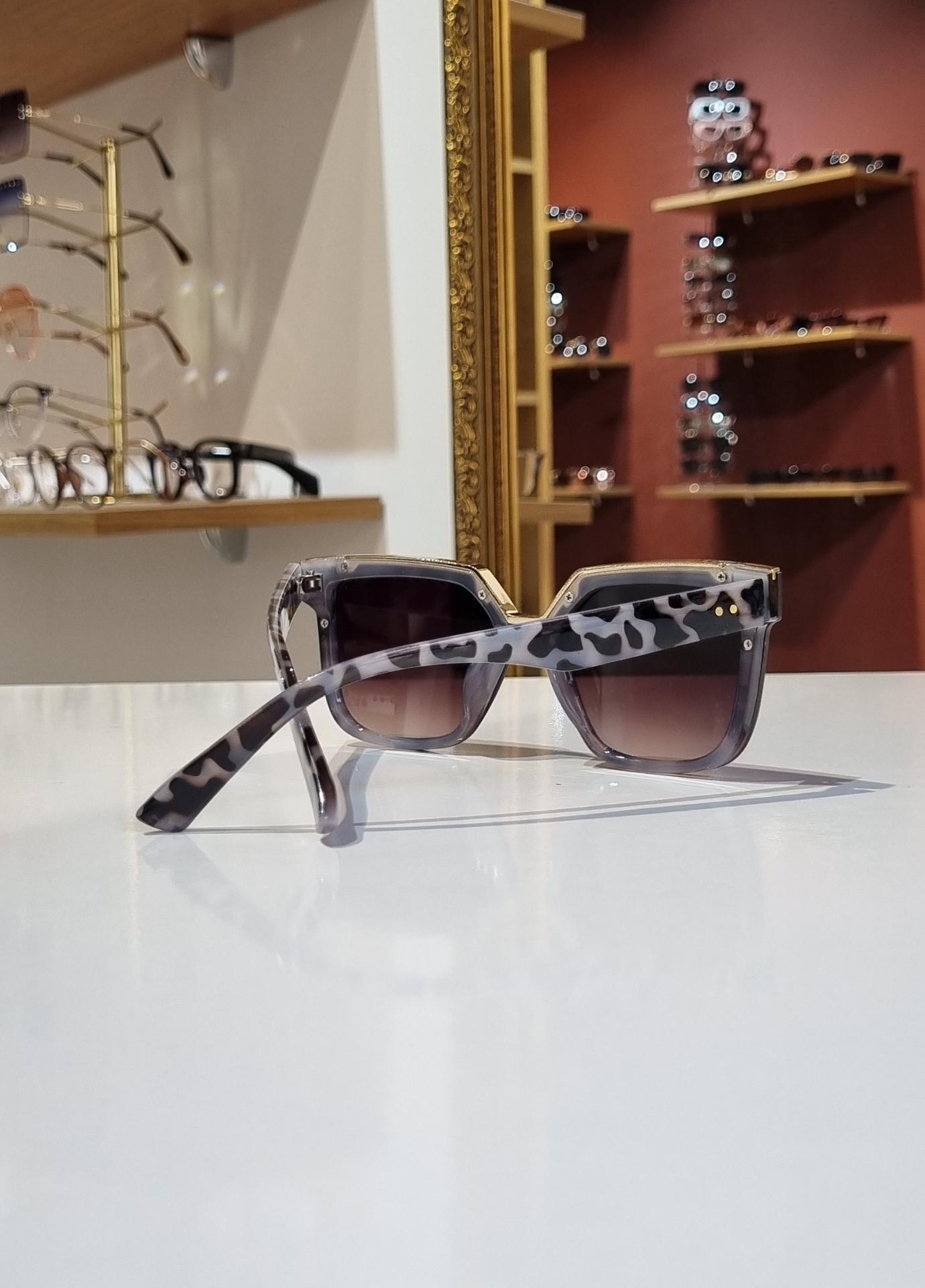 Kelly Gri Leopar Renkli Güneş Gözlüğü