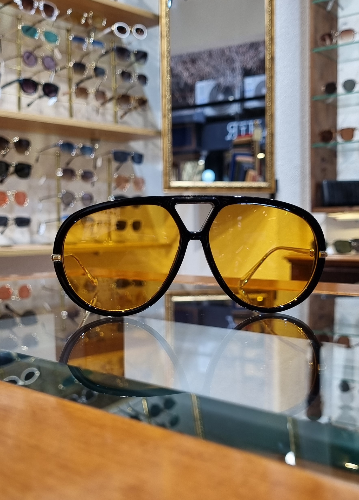Olympias Siyah Çerçeve Orange CamGüneş Gözlüğü