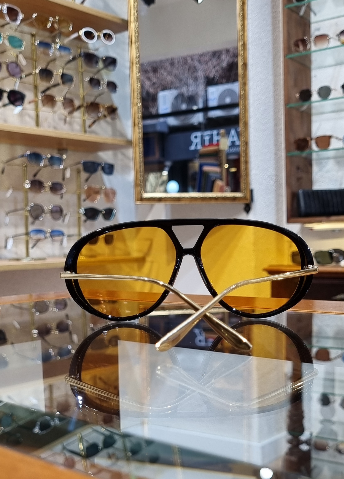 Olympias Siyah Çerçeve Orange CamGüneş Gözlüğü