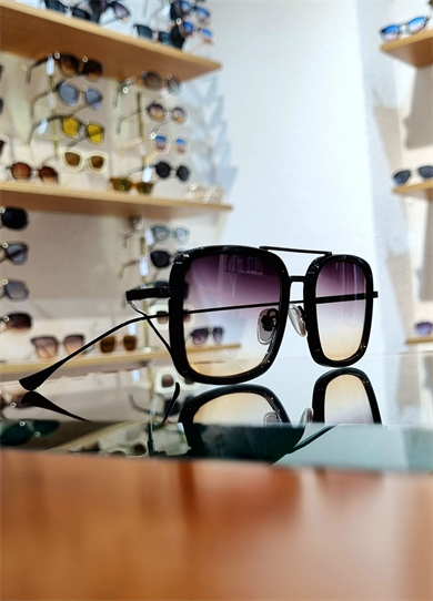 Arena Siyah Çerçeve Renkli Lens Güneş Gözlüğü