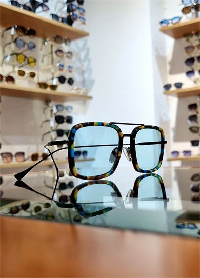 Arena Tasarım Desenli Çerçeve Renkli Lens Güneş Gözlüğü