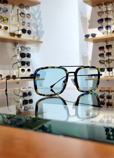 Arena Tasarım Desenli Çerçeve Renkli Lens Güneş Gözlüğü