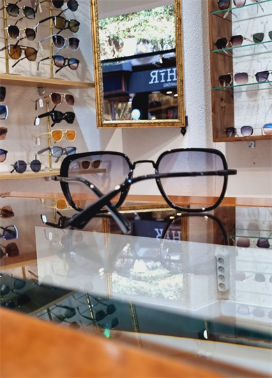 Ferra Siyah Çerçeve Mavi Sarı Geçişli Güneş Gözlüğü