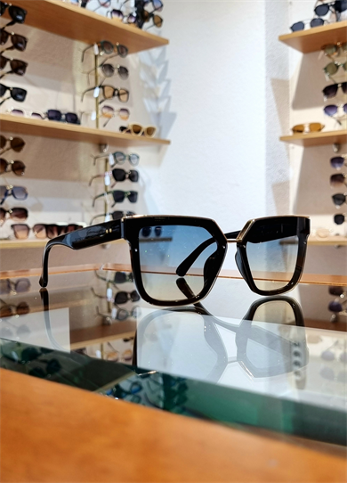 Kelly Siyah Çerçeve Yeşil Sarı Renkli Güneş Gözlüğü