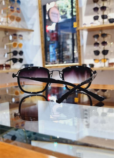 Matiz Siyah Çerçeve Renkli Lens Güneş Gözlüğü