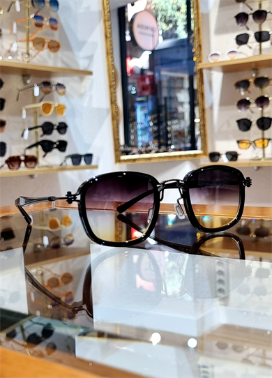 Matiz Siyah Çerçeve Renkli Lens Güneş Gözlüğü